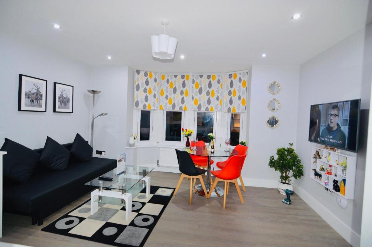 Executive Central Self Contained Flat By Cozynest Reading Exteriör bild